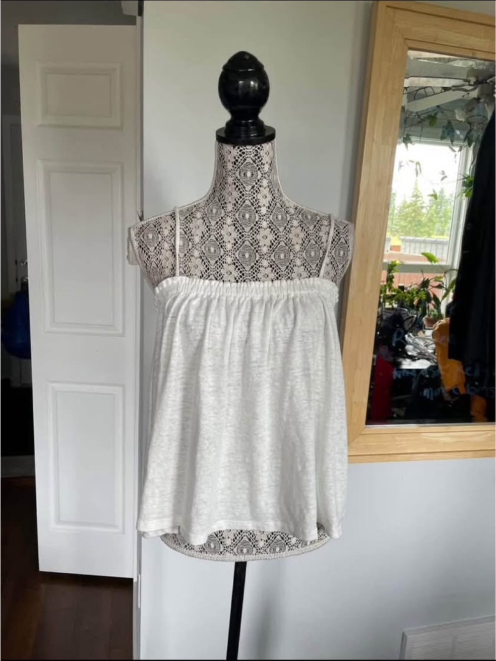 Aritzia Wilfred Linen Blend Flowy Coastal Cowgirl Boho Cami Tank Top. Medium.